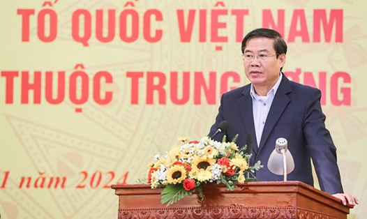  Ông Lò Văn Mừng - Chủ tịch Ủy ban MTTQ tỉnh Điện Biên phát biểu tại hội nghị. Ảnh: Phạm Đông