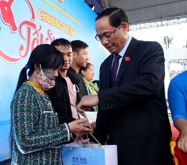 Tổ chức thành công nhiều hoạt động chăm lo Tết cho đoàn viên, công nhân