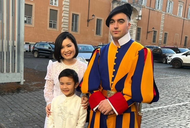 Thuỷ Tiên - vợ cũ Đan Trường đưa con trai khám phá đất nước Italy. Ảnh: NSCC.