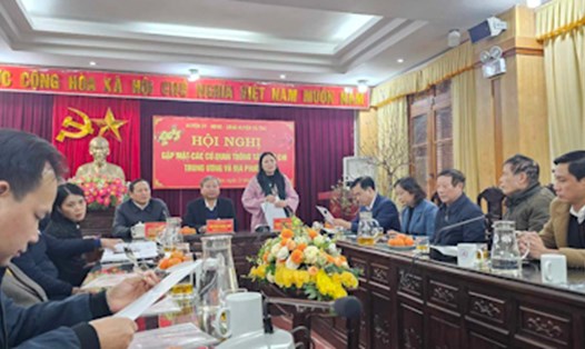Bà Phạm Thị Như Phong, Chủ tịch UBND huyện Vũ Thư, tỉnh Thái Bình thông tin tại buổi gặp mặt. Ảnh: Trung Du