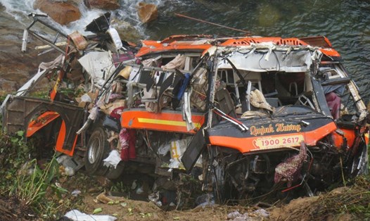 Thủ tướng Chính phủ chỉ đạo khắc phục hậu quả tai nạn giao thông tại Đà Nẵng. Ảnh: Văn Trực