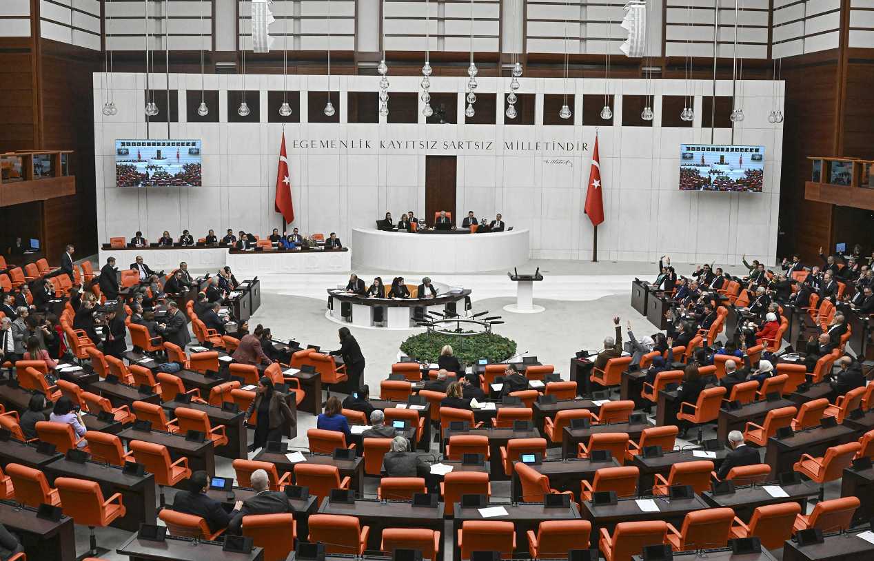 Quốc hội Thổ Nhĩ Kỳ họp ngày 23.1 phê chuẩn đề nghị của Thụy Điển gia nhập NATO. Ảnh: Anadolu