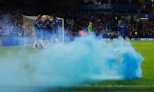 Các cầu thủ Chelsea ăn mừng bàn thắng thứ 5 ghi vào lưới Middlesbrough.  Ảnh: The Guardian 