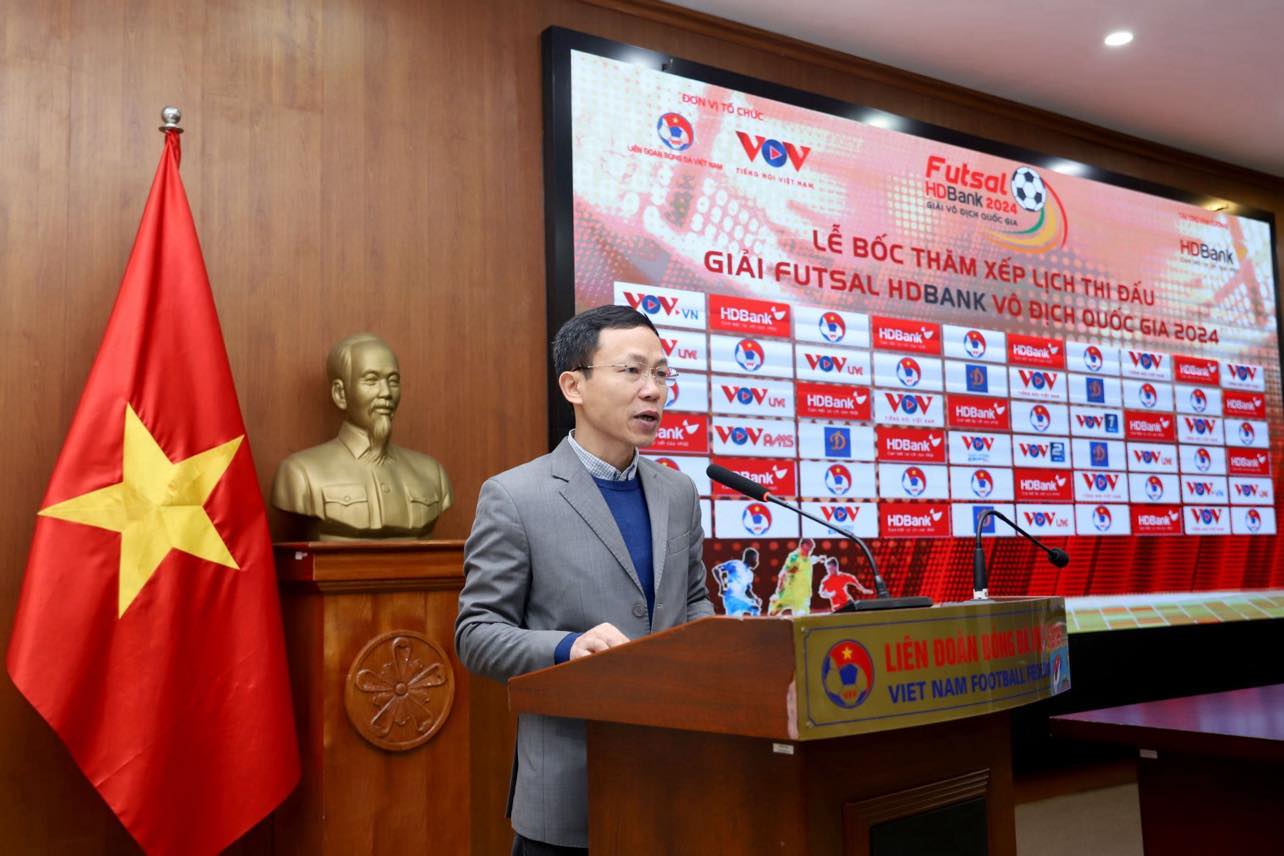 Phó Tổng Thư kí VFF Nguyễn Minh Châu phát biểu tại buổi lễ. Ảnh: VFF