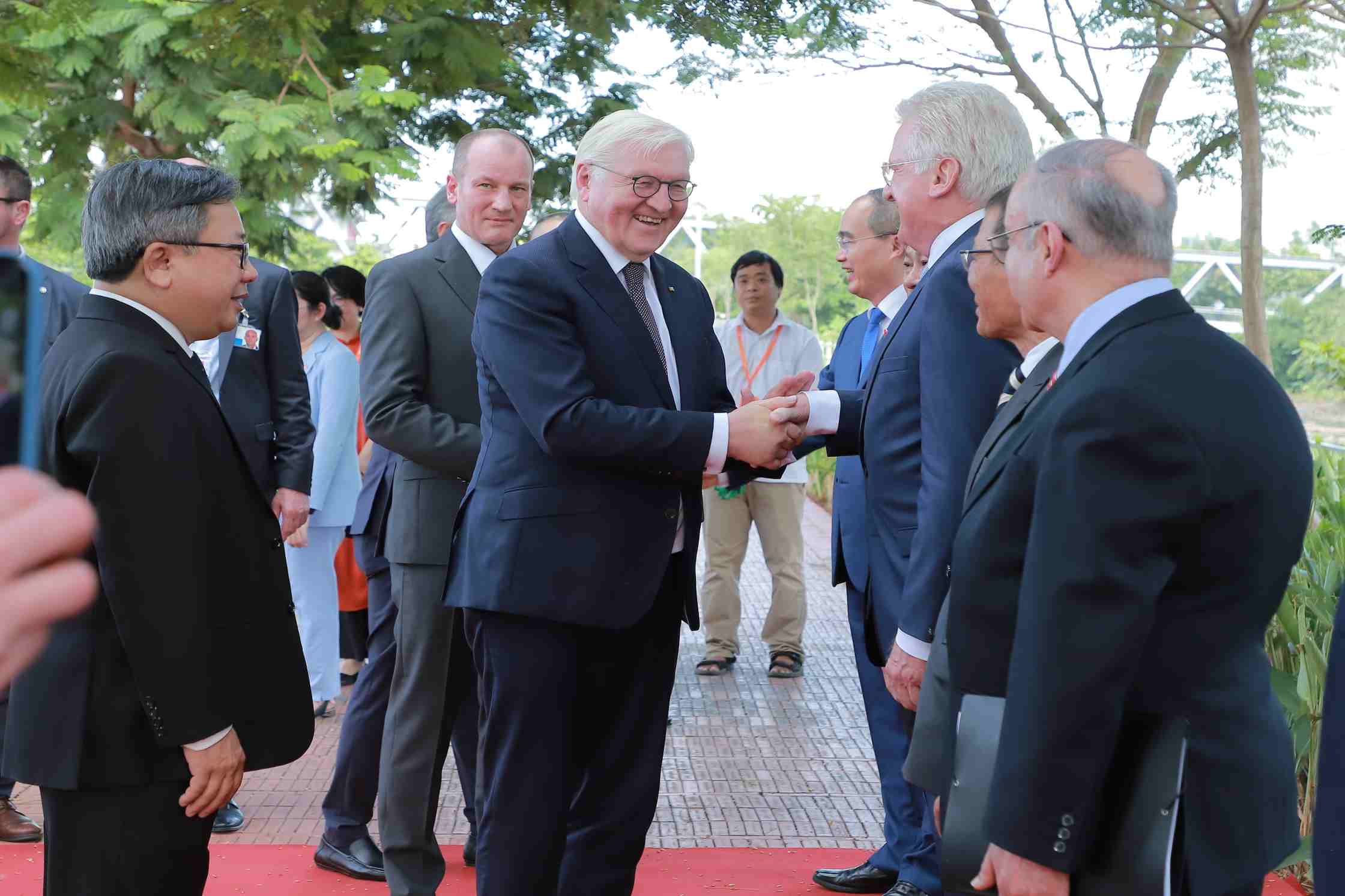 Tổng thống Đức về thăm Đại học Việt Đức ở Bình Dương. Ảnh: VGU