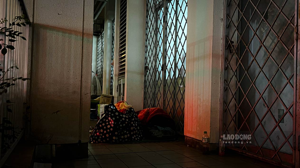 Những ngày tới, rét giá vẫn tiếp diễn ở Hà Nội và giấc ngủ của người nhà bệnh nhân vẫn lạnh lẽo, chập chờn và thêm phần vất vả.