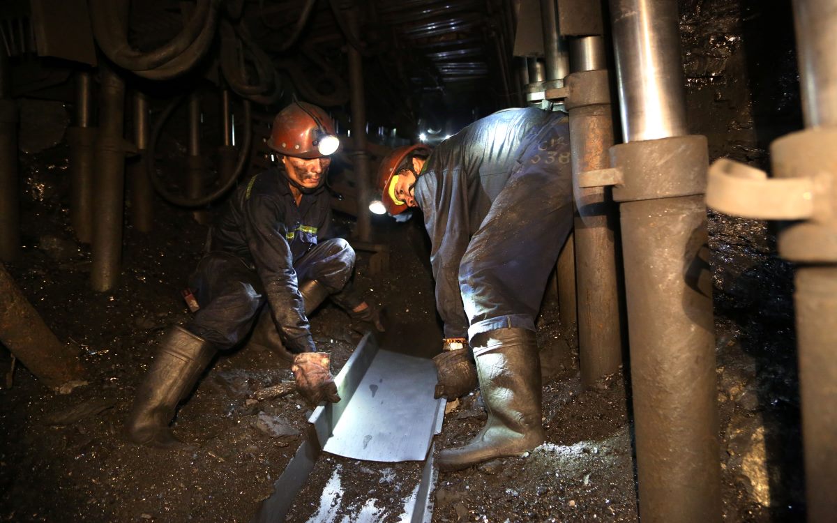 Khai thác than hầm lò ở Công ty CP Than Vàng Danh, Uông Bí. Ảnh: Phạm Cường