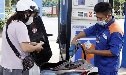 Thủ tướng Chính phủ yêu cầu bảo đảm cung ứng đủ xăng dầu dịp Tết. Ảnh: Hải Nguyễn