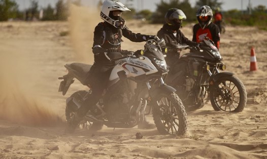 Hơn 1.000 tay lái môtô sẽ tham gia các hoạt động, trong đó điểm nhấn là các phần trình diễn, thi đấu xe môtô trên cát. Ảnh: Honda