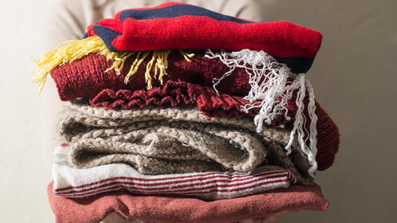 Cách giữ ấm khi thời tiết đại hàn. Ảnh: Naver.