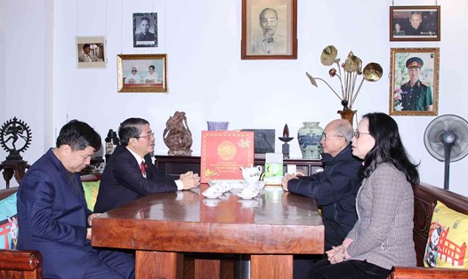 Phó Chủ tịch Quốc hội Nguyễn Đức Hải thăm và chúc tết gia đình cố Thủ tướng Phạm Văn Đồng. Ảnh: Thanh Nga

