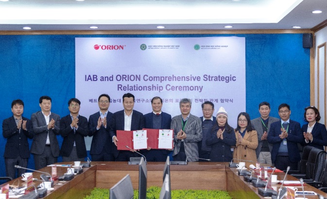 Viện Sinh học nông nghiệp và Orion ký thỏa thuận hợp tác chiến lược toàn diện, giúp người trồng khoai tây tăng cao thu nhập. Ảnh: Thi Hà