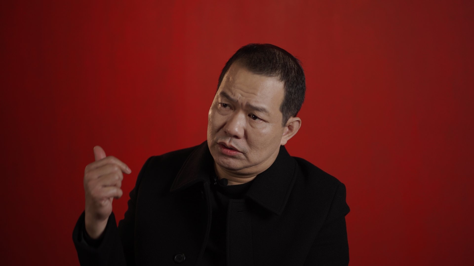 Đạo diễn Lương Đình Dũng khởi động dự án "Đu Đủ Xanh Xi Nê". Ảnh: Phạm Quốc Hoàn 