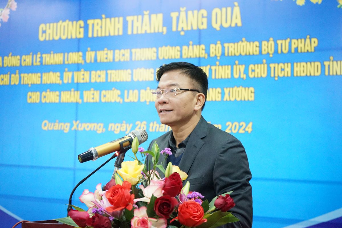 Bộ trưởng Bộ Tư pháp Lê Thành Long phát biểu tại buổi thăm. Ảnh: Quách Du