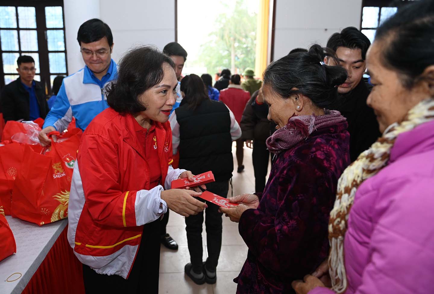 Bà Trần Kim Nga gửi lời cảm ơn đến Trung ương Đoàn Thanh niên cộng sản Hồ Chí Minh, đối tác chiến lược của chương trình, cảm ơn Tỉnh đoàn Nghệ An, đơn vị tổ chức sự kiện đã nhiệt tình hỗ trợ, chung tay để tổ chức thành công sự kiện ngày hôm nay.