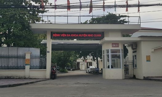Bệnh viện Đa khoa huyện Nho Quan (Ninh Bình) hiện đang nợ tiền thuốc, vật tư y tế của hàng chục doanh nghiệp. Ảnh: Nguyễn Trường
