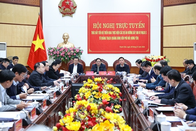 Thủ tướng chủ trì Hội nghị trực tuyến thúc đẩy tiến độ thực hiện các dự án đường dây 500 kV mạch 3 từ Quảng Trạch (Quảng Bình) đến Phố Nối (Hưng Yên). Ảnh: Nhật Bắc