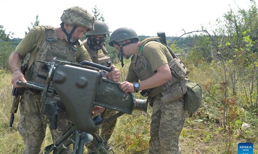 Binh sĩ Ukraina tham gia huấn luyện quân sự ở Kupyansk, Ukraina, tháng 8.2023. Ảnh: Xinhua