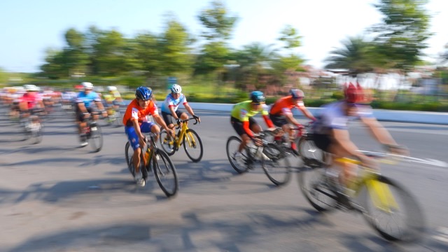 Ngoài ra, trong hoạt động thể thao “Mừng Đảng quang vinh - Mừng Xuân Giáp Thìn”  năm 2024, sắp tới thành phố còn tổ chức thêm Giải Lân - Sư - Rồng TP Cần Thơ mở rộng trong 2 ngày 3 - 4.2; Giải đua xe Mô tô toàn quốc “Tranh cúp Liên đoàn Xe đạp - Mô tô thể thao năm 2024” vòng đua tại TP Cần Thơ, diễn ra vào ngày 13.2, nhằm phục vụ nhân dân vui xuân, đón Tết.