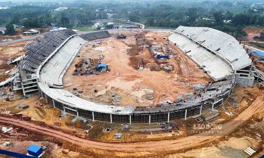 Sân vận động lớn nhất tỉnh Thái Nguyên đang dần hình thành. Ảnh: Nguyễn Tùng.