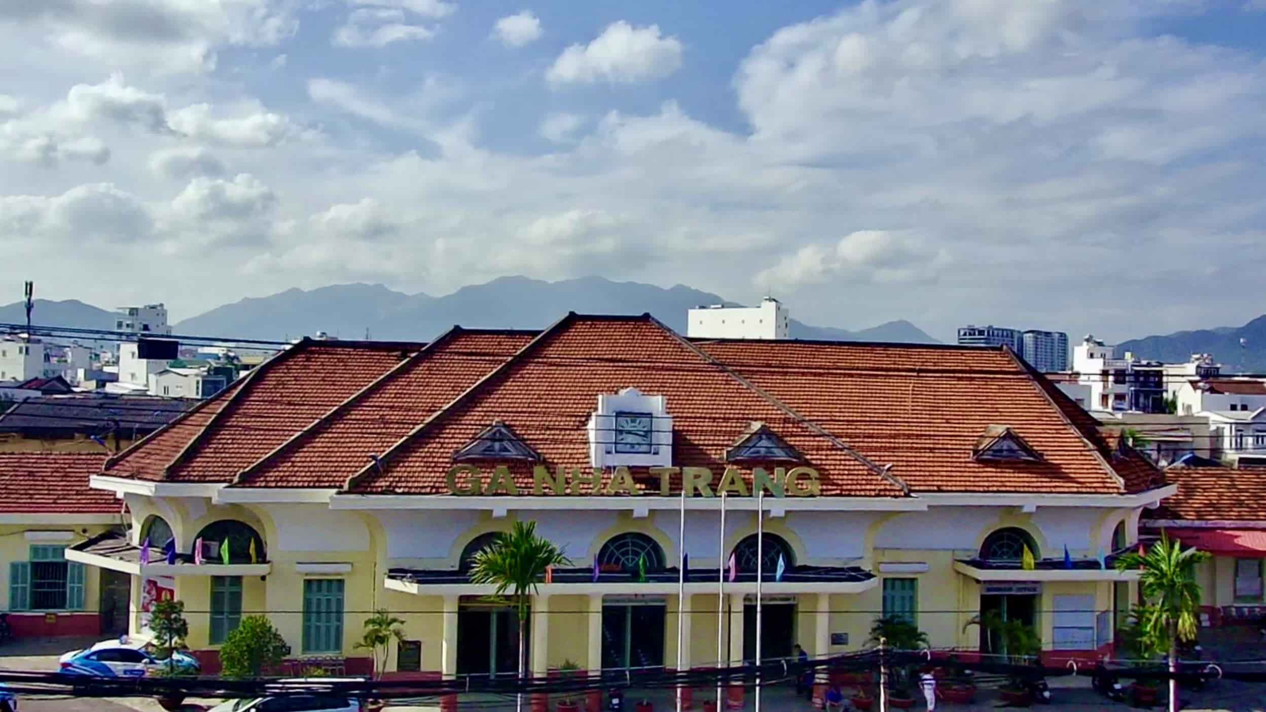 Cho đến ngày hôm nay, ga Nha Trang vẫn giữ được kiến trúc độc đáo mang đậm phong cách cổ điển Pháp. 