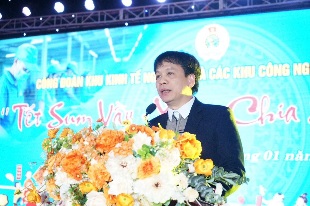 Ông Nguyễn Minh Cảnh - Phó Chủ tịch LĐLĐ tỉnh Thanh Hóa phát biểu tại chương trình. Ảnh: Quách Du