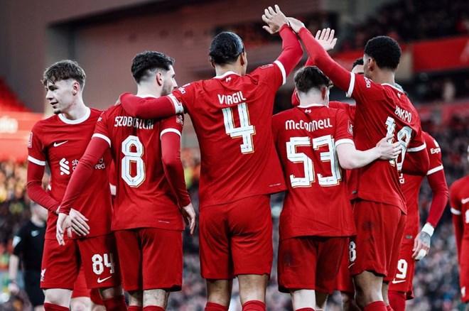 Liverpool giành quyền vào vòng 5 FA Cup