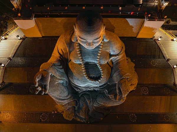 Tôn tượng Bồ Tát Di Lặc tại Núi Bà Đen là bức tượng Bồ Tát Di Lặc bằng đá sa thạch lớn bậc nhất thế giới. Ảnh: Sun Group