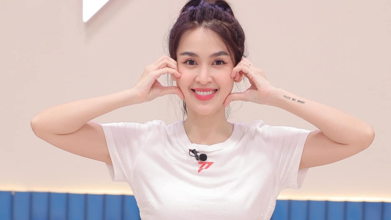 Tú Vi luôn giữ năng lượng lạc quan khi tham gia show "Chị đẹp". Ảnh: Facebook nhân vật.