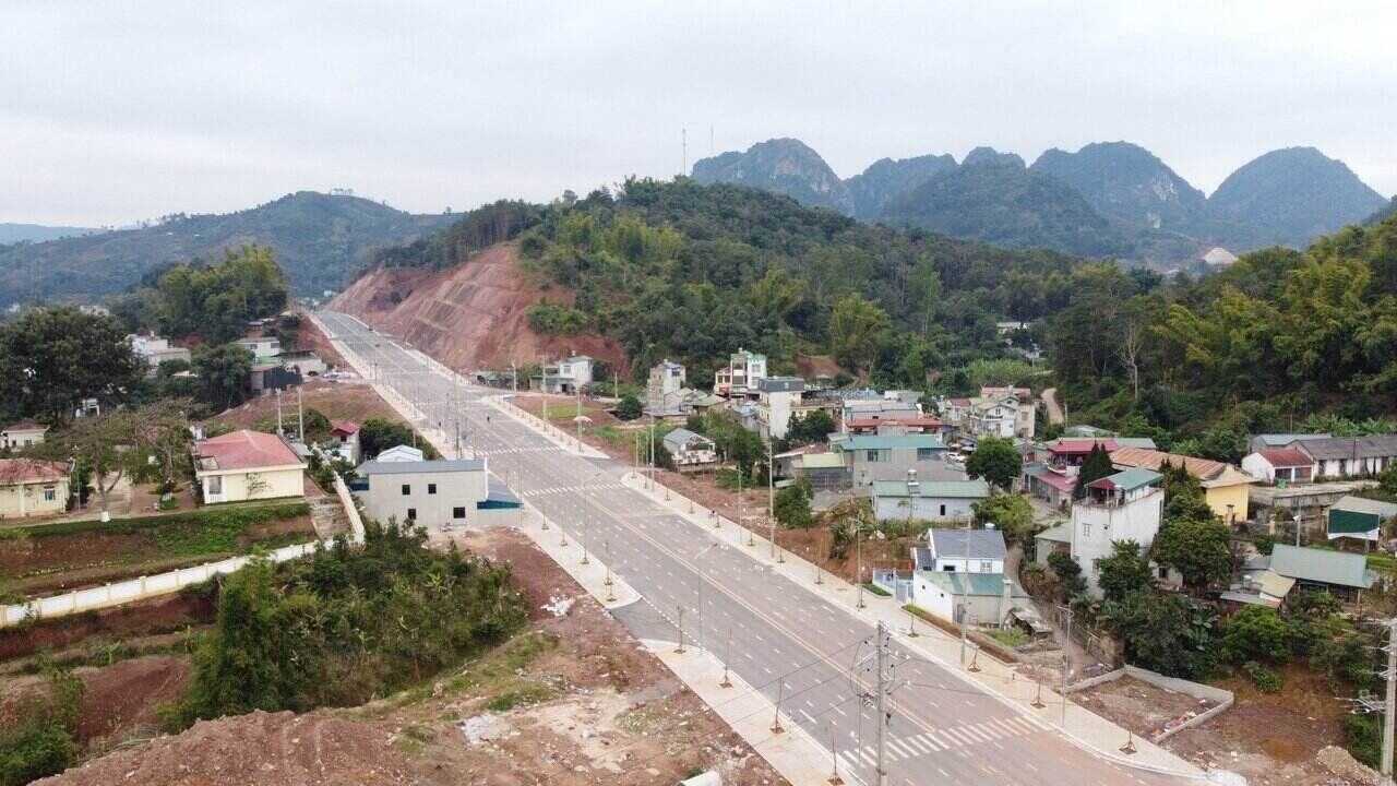 Tuyến đường Võ Nguyên Giáp có tổng mức đầu tư trên 200 tỷ đồng, do Ban Quản lý dự án Đầu tư xây dựng thành phố Sơn La làm chủ đầu tư. 