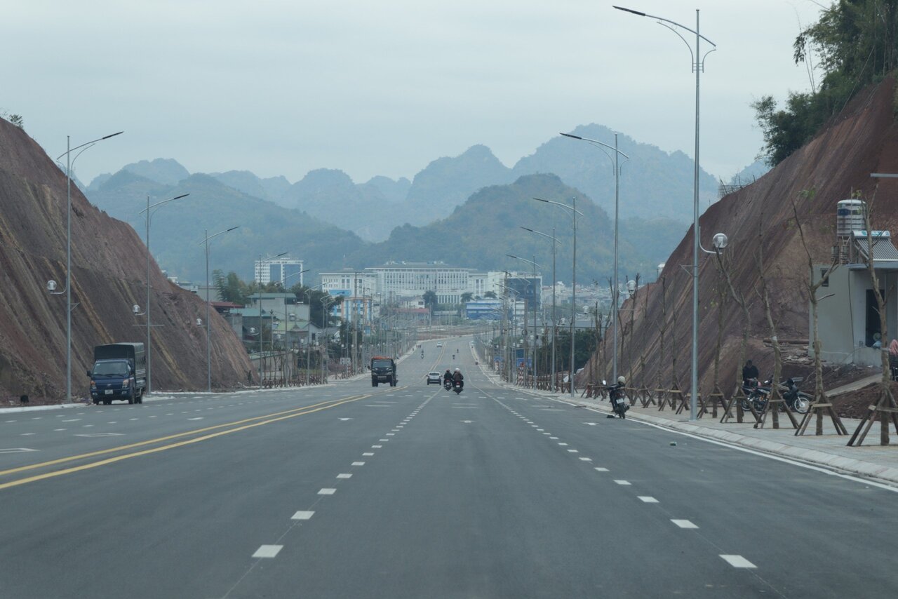 Ngày 29.1, theo ghi nhận của PV Báo Lao Động tuyến đường có nhiều phương tiện tham gia lưu thông.