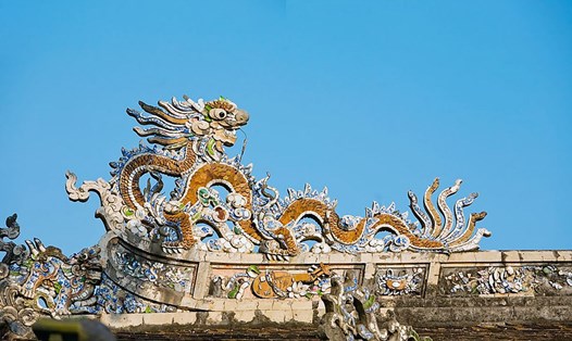 Rồng, biểu tượng của vương triều trong Hoàng thành Huế. 