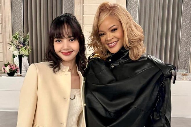 Lisa (Blackpink) took a photo with Rihanna, reunited with DJ Snake