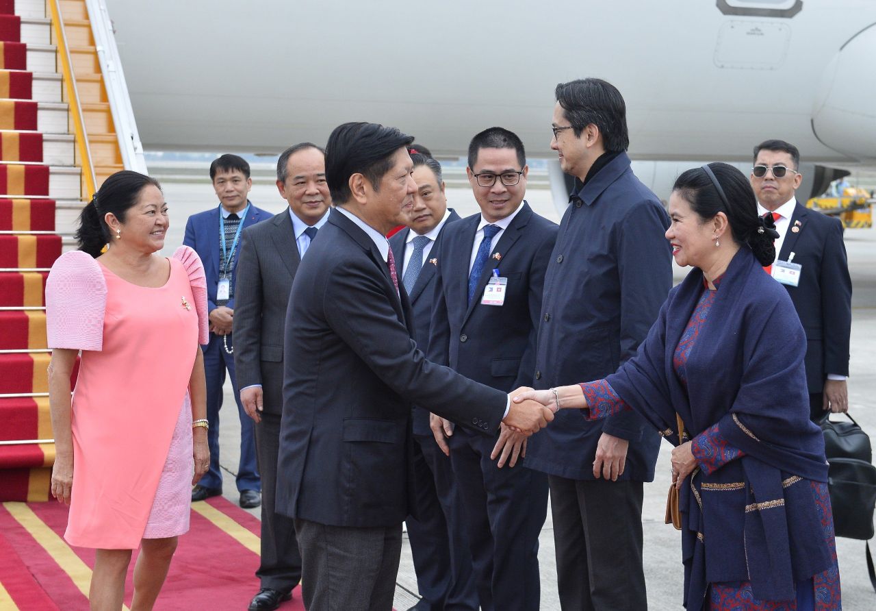 Lễ đón Tổng thống Philippines và Phu nhân tại sân bay Nội Bài. Ảnh: Hải Nguyễn