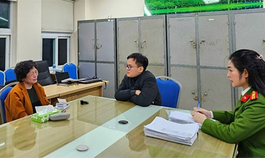 Cựu Chủ tịch Sen Tài Thu Phạm Thị Hoà tại trụ sở công an. Ảnh: Công an TP Hà Nội