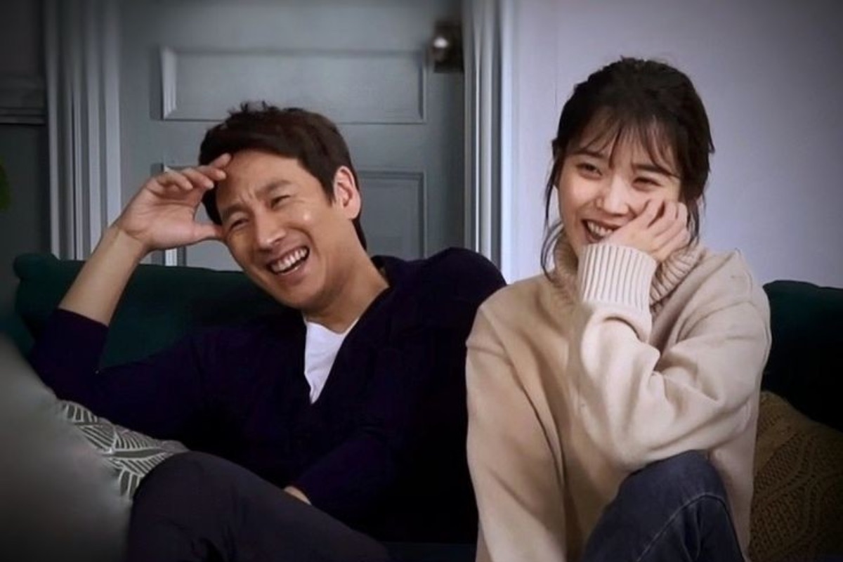 IU và Lee Sun Kyun thân thiết khi đóng “My Mister“. Ảnh: Soompi