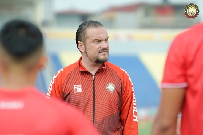 Huấn luyện viên Popov mang đến những khác biệt cho đội Thanh Hoá. Ảnh: THFC