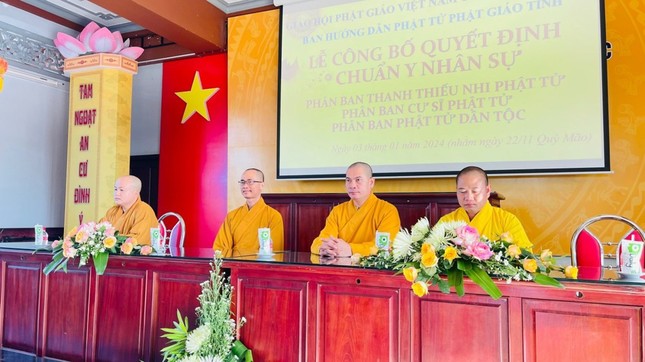 Chư tôn đức tham dự hội nghị. Ảnh: Phật tử tỉnh Bình Phước 