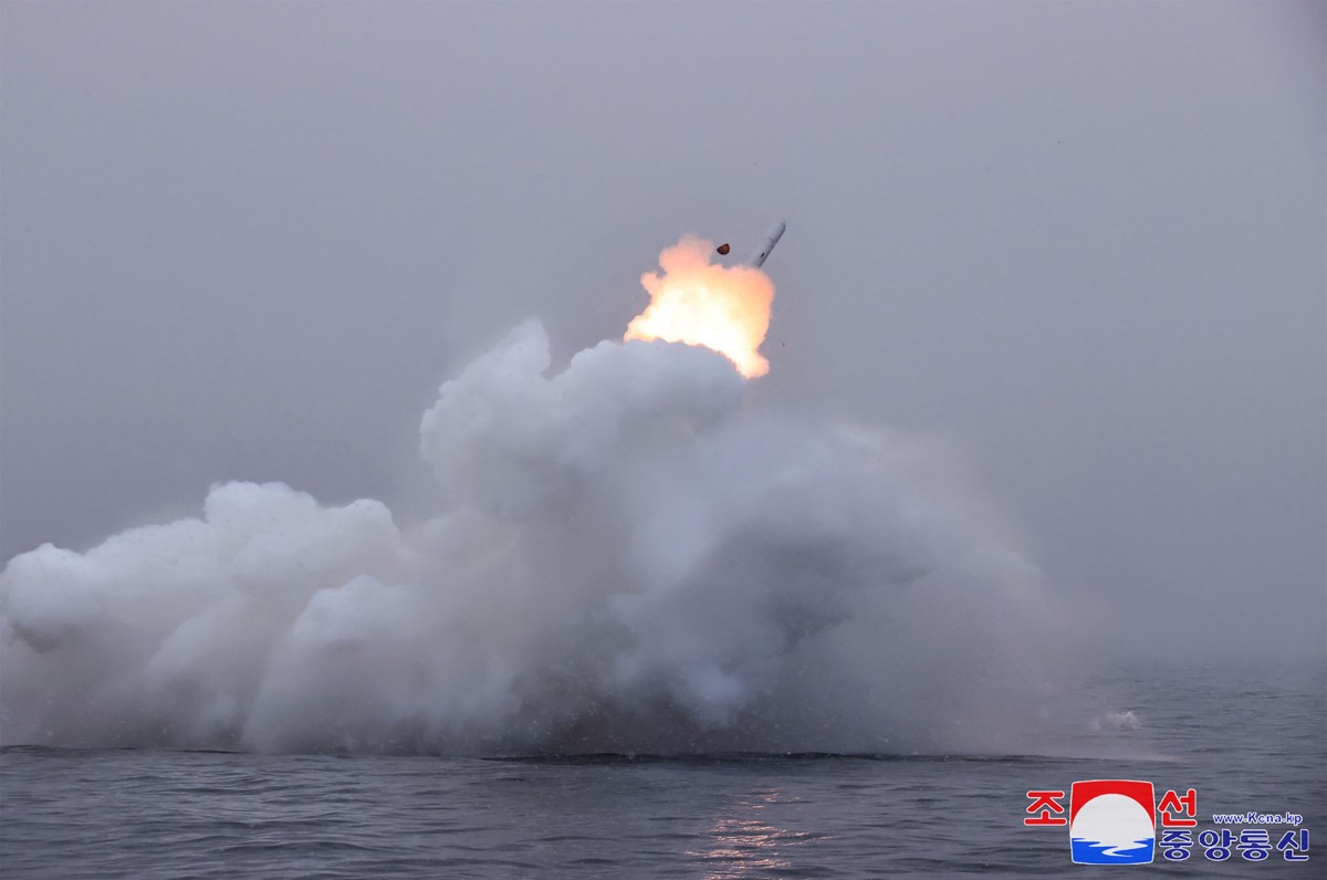 Triều Tiên phóng tên lửa hành trình chiến lược "Pulhwasal-3-31" từ tàu ngầm. Ảnh: AFP