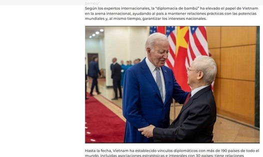 Bài báo ca ngợi thành tựu "ngoại giao cây tre” của Việt Nam được đăng trên trang Equilibrium Global Argentina, ngày 1.1.2024. Ảnh: TTXVN