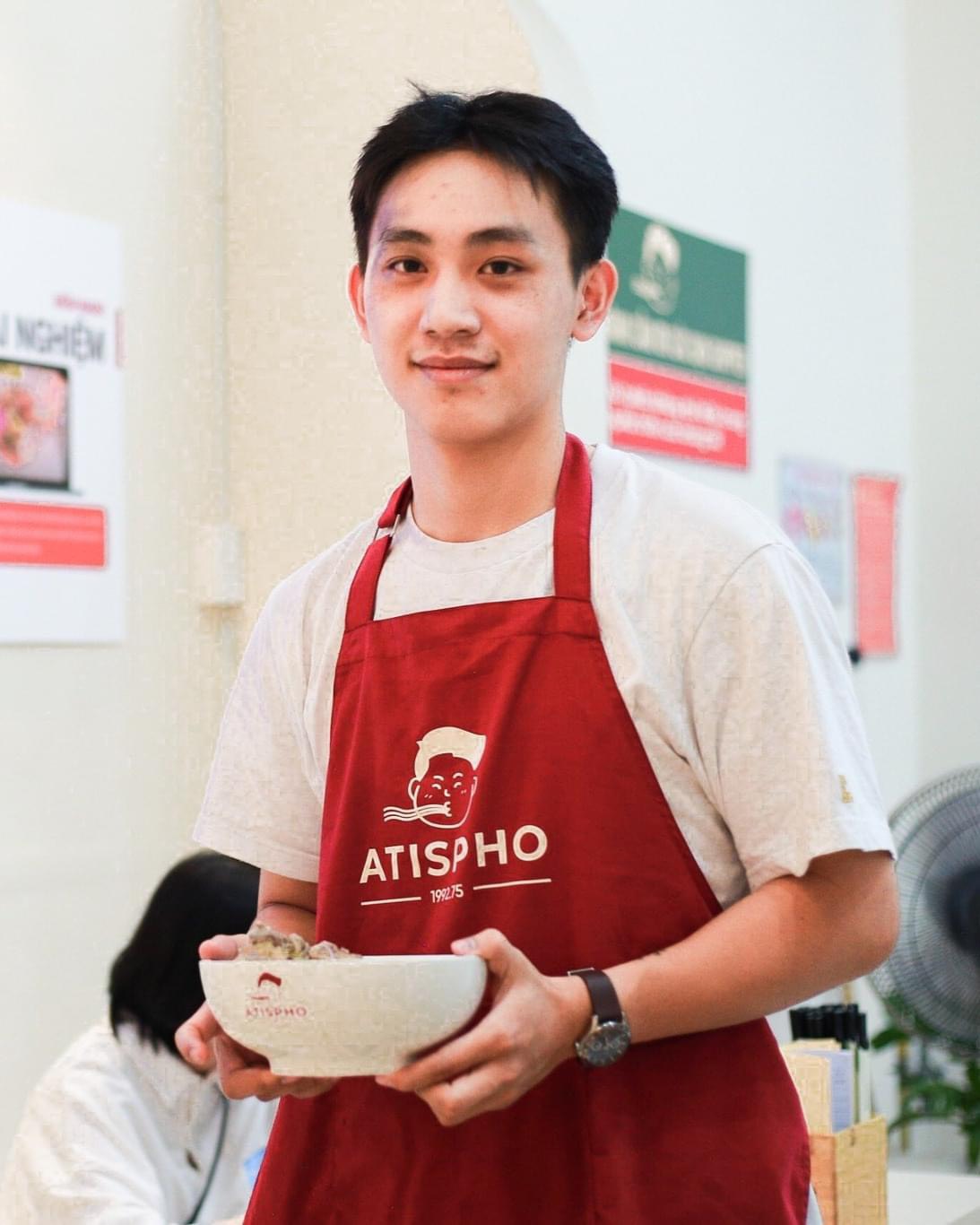 Trang Trường Minh đã kết hợp atiso cùng phở và các nguyên liệu truyền thống để tạo ra món phở atiso mới lạ và hấp dẫn. Ảnh: Nhân vật cung cấp