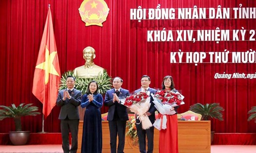Bí thư Thành ủy Uông Bí Nghiêm Xuân Cường (thứ 2 từ phải sang) giữ chức Phó Chủ tịch tỉnh Quảng Ninh. Ảnh: Trường Giang
