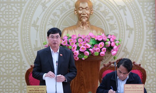 Ông Trần Đình Văn phát biểu tại hội nghị. Ảnh: Võ Tùng