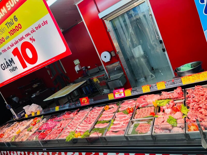 Nguồn cung thịt lợn tại siêu thị GO! Vinh rất dồi dào. Ảnh: Quỳnh Trang