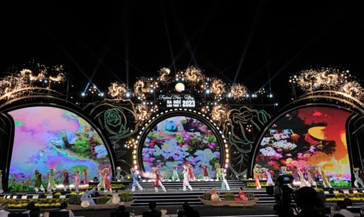 Lễ khai mạc Festival Hoa - Kiểng Sa Đéc lần thứ nhất diễn ra vào tối 30.12.2023. Ảnh: Phong Linh