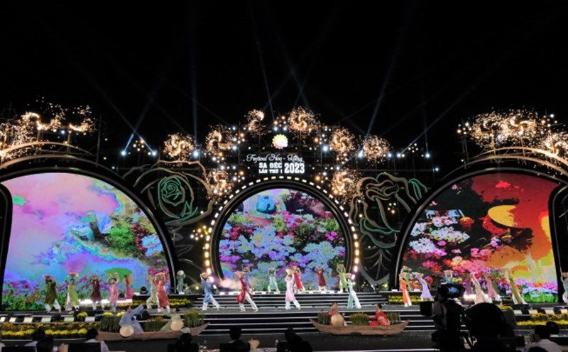 Lễ khai mạc Festival Hoa - Kiểng Sa Đéc lần thứ nhất diễn ra vào tối 30.12.2023. Ảnh: Phong Linh