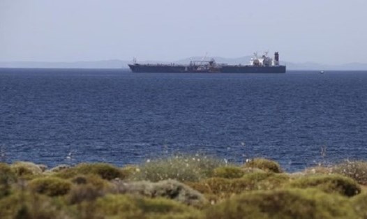 Một tàu chở dầu ở eo biển Thổ Nhĩ Kỳ. Ảnh: Twitter
