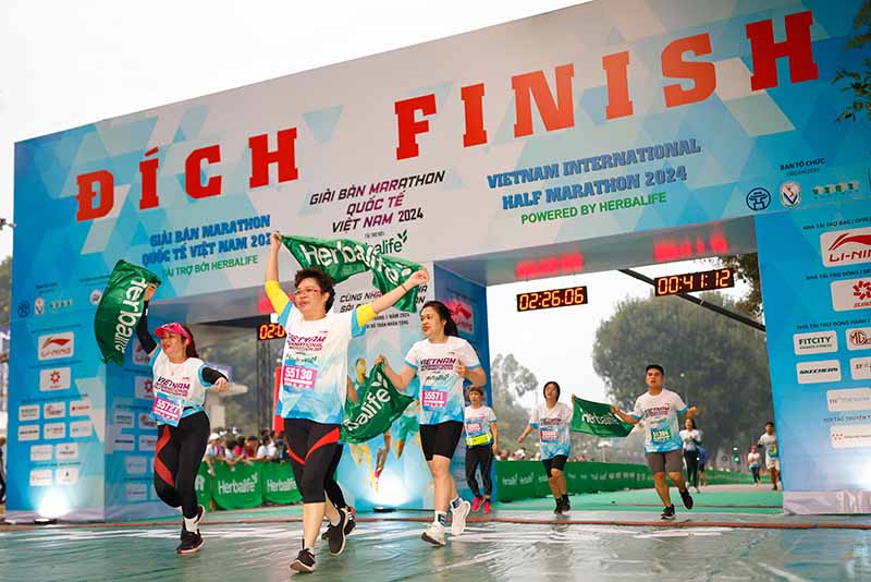 Hơn 5.000 vận động viên tham gia giải chạy bán marathon đón năm mới do Herbalife tài trợ trong năm 2024. Ảnh: Doanh nghiệp cung cấp