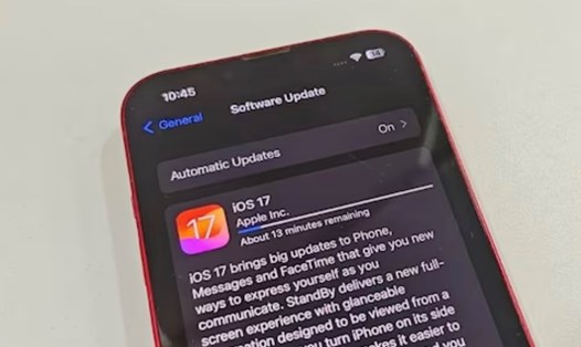 Apple đã phải rút lại bản cập nhật iOS 17.3 beta 2 chỉ sau 3 tiếng vì sự cố nghiêm trọng. Ảnh: Chụp màn hình