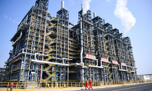 Cơ sở lọc dầu của Sinopec đi vào hoạt động tại Yết Dương, Quảng Đông, Trung Quốc vào tháng 3.2023. Ảnh: Xinhua